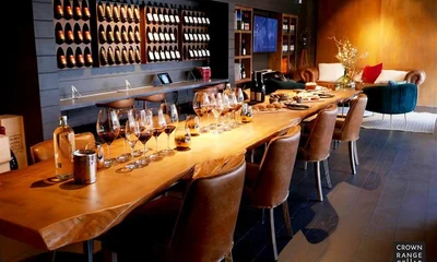 Crown Range Lounge