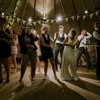 Questions to ask when picking a wedding band