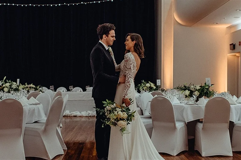 Dunedin Venues - bride and groom
