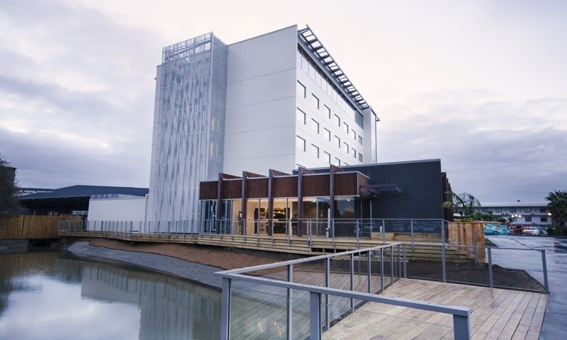 JetPark Auckland Airport Hotel